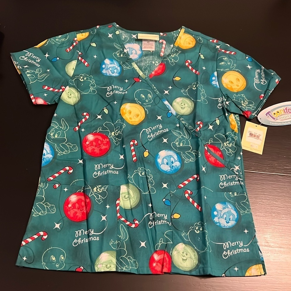 Cherokee Looney Tunes Holiday‎ Christmas scrub top